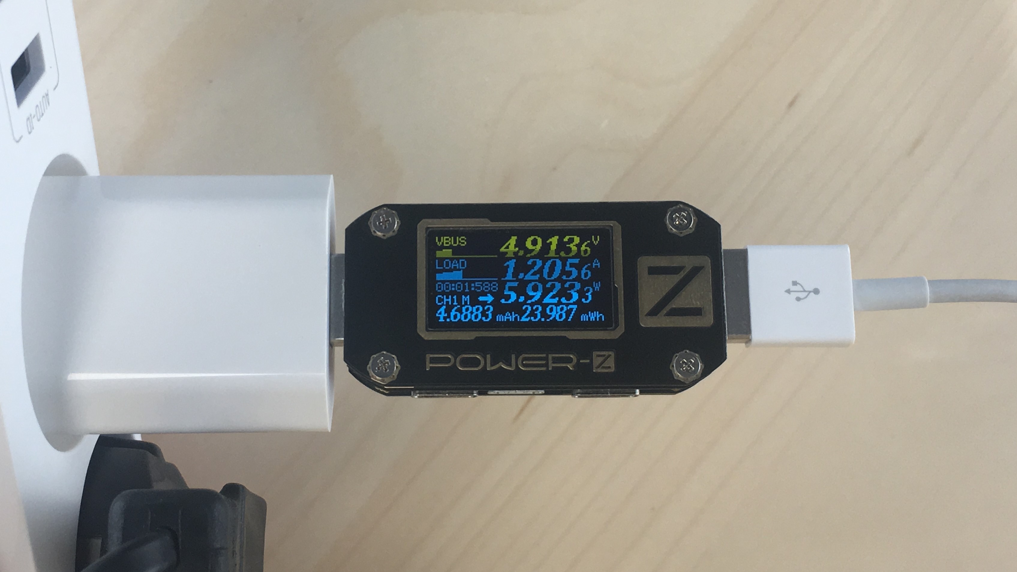 reconnaître un faux chargeur iPhone en analysant les problèmes de mesures électriques
